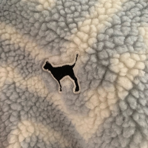 Victoria’s Secret PINK quarter zip Sherpa - Picture 3 of 3